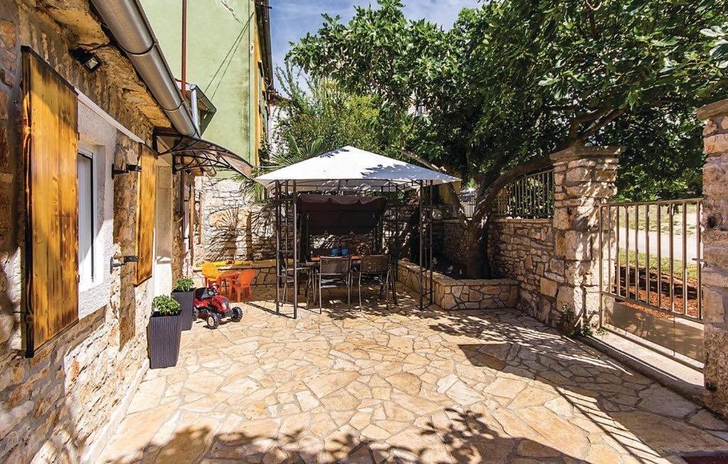 Apartamento Holiday House Carpe Diem Pula Exterior foto