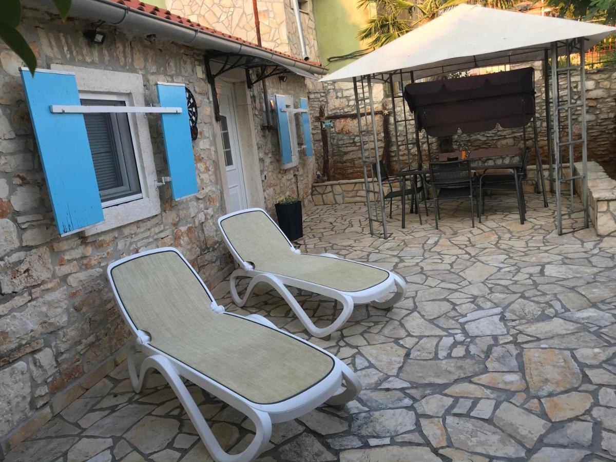 Apartamento Holiday House Carpe Diem Pula Exterior foto